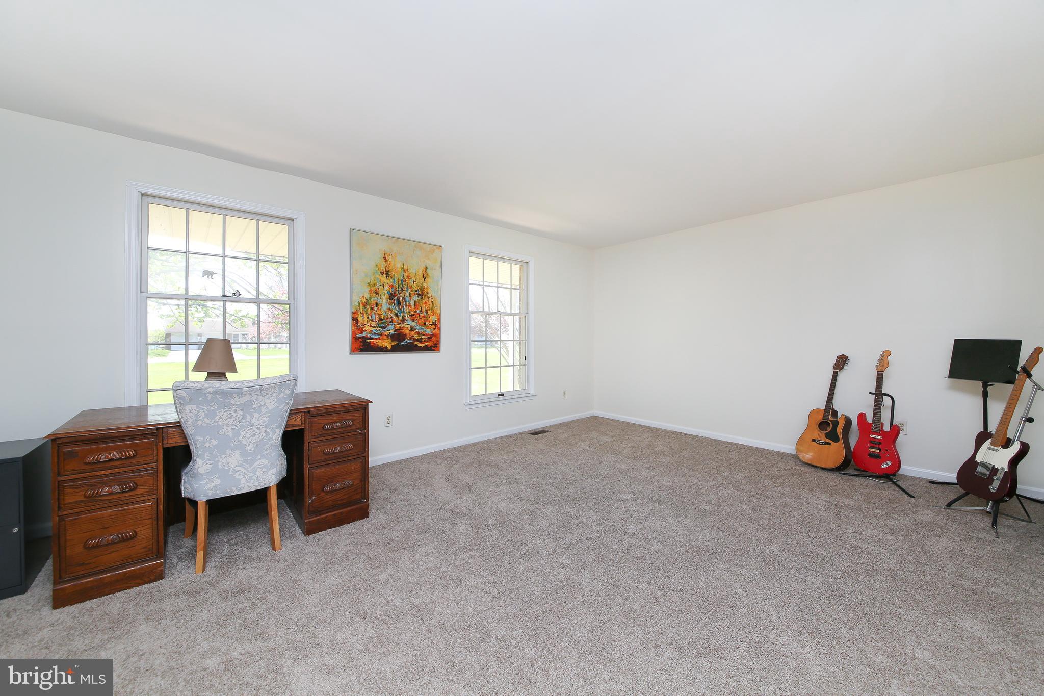 2530 Hillcrest Road Quakertown, PA 18951 - Photo 8 of 29 Living Room