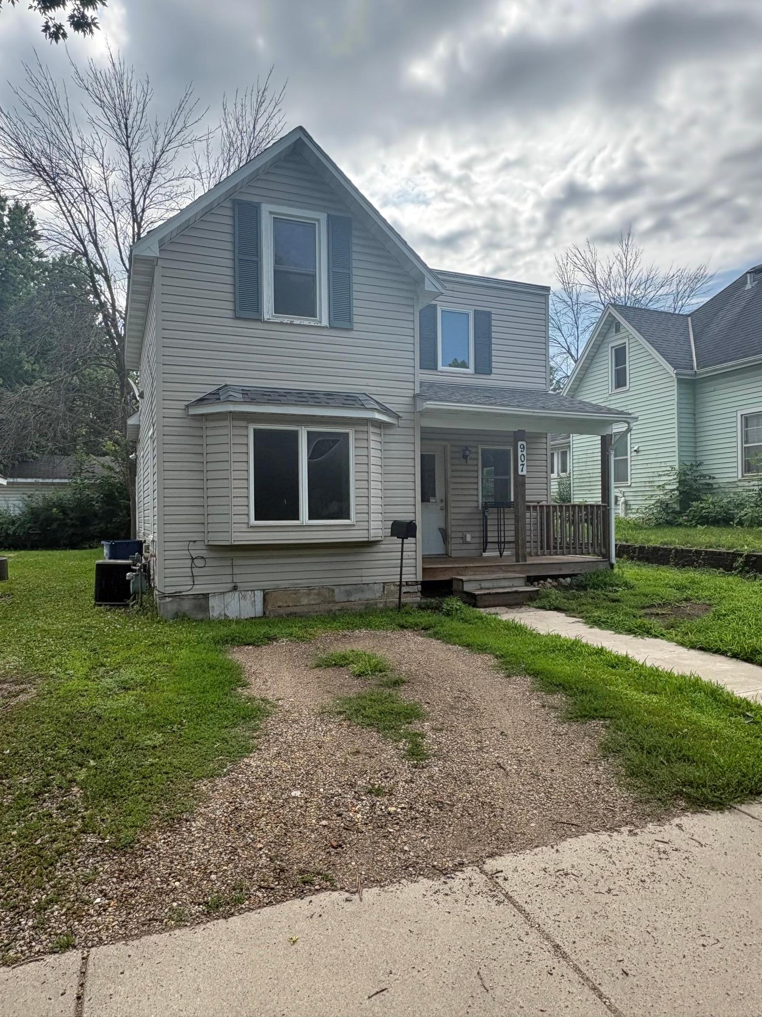 907 2nd Avenue Northwest Faribault, MN 55021 - Photo 2 of 18