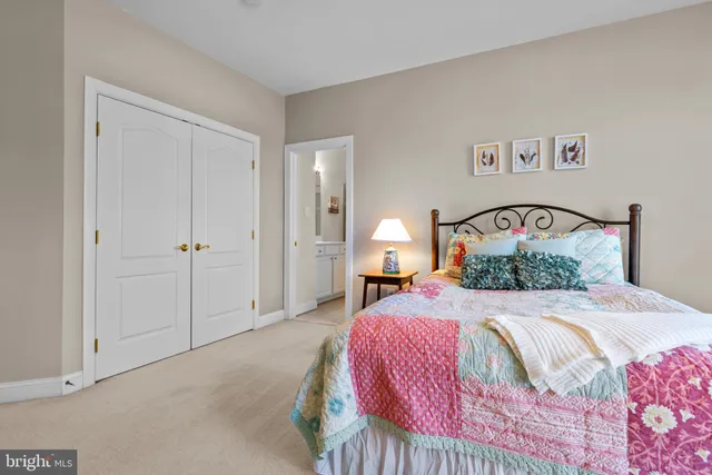 a view of entryway and hall