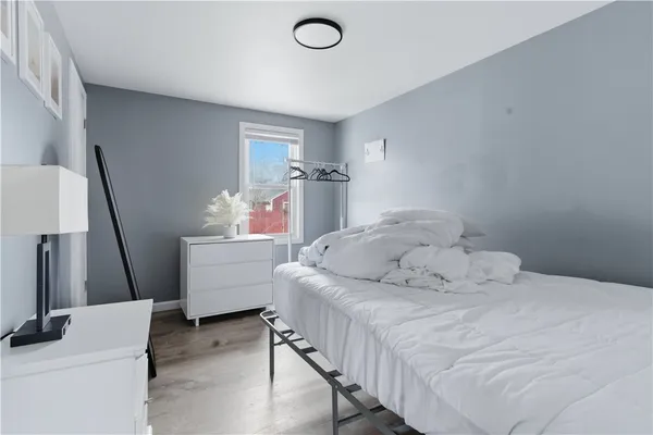 $249,900 | 31 Oakhurst Avenue, Warwick, RI 02889