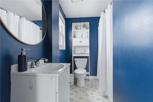 $249,900 | 31 Oakhurst Avenue, Warwick, RI 02889