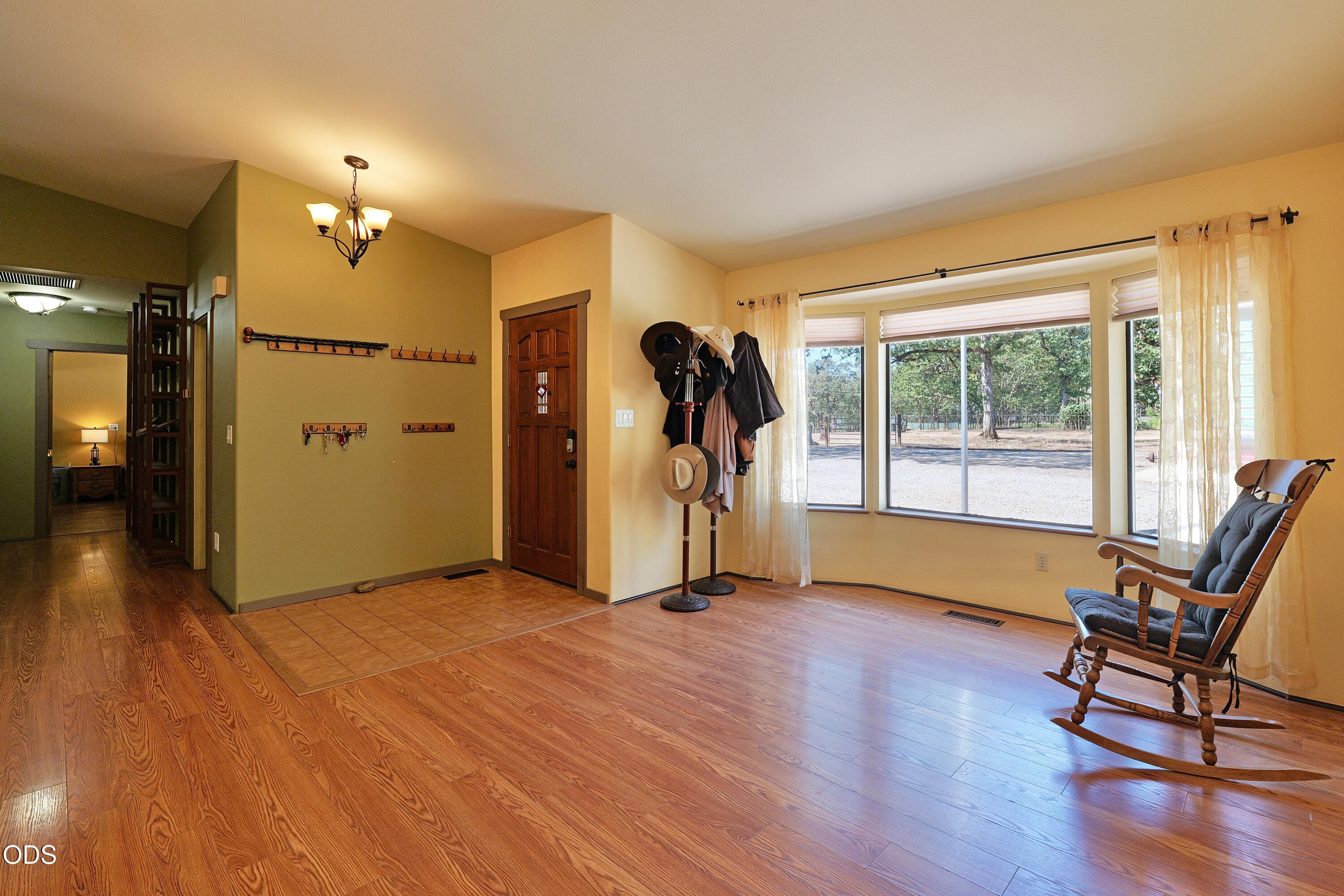 332 Rene Drive Shady Cove, OR 97539 - Photo 7 of 62 Gallery Image 7