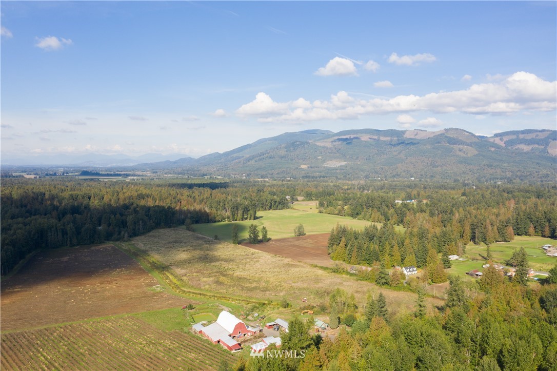 3000 East Smith Road Bellingham, WA 98226 - Photo 7 of 20 a view of a lake with a mountain