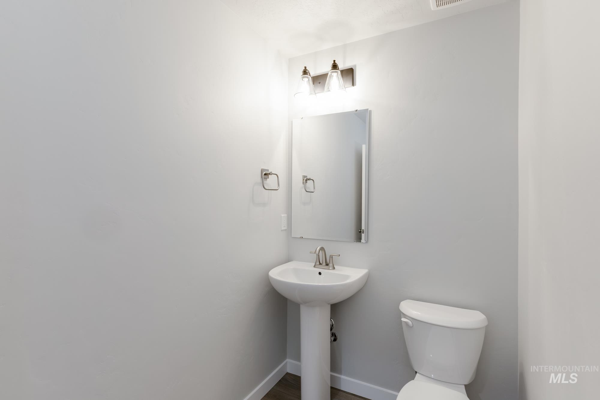 12853 Decatur Street Nampa, ID 83651 - Photo 11 of 24 Bathroom
