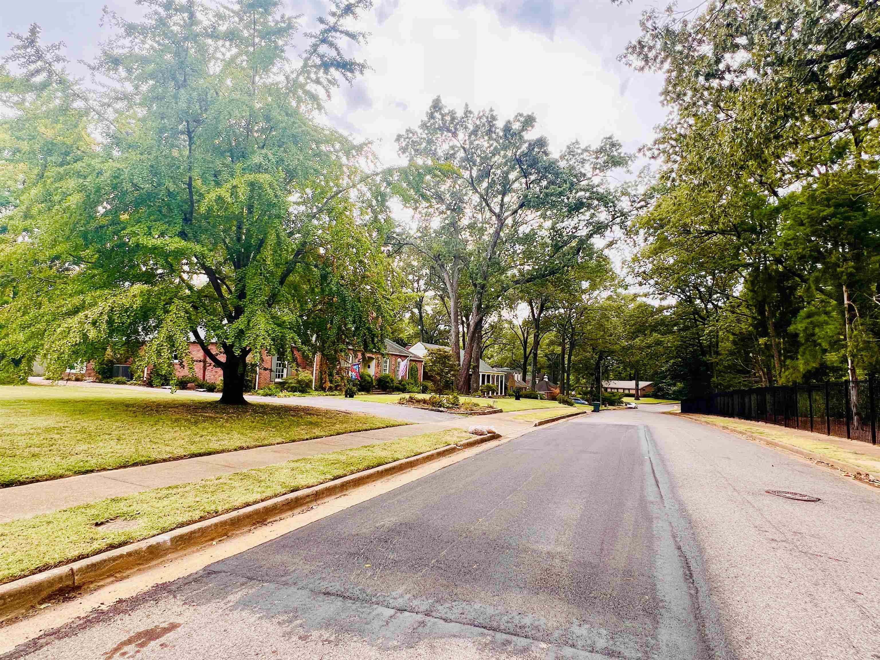 4305 Haverhill Road Memphis, TN 38111 - Photo 2 of 4 a view of an outdoor space with swimming pool
