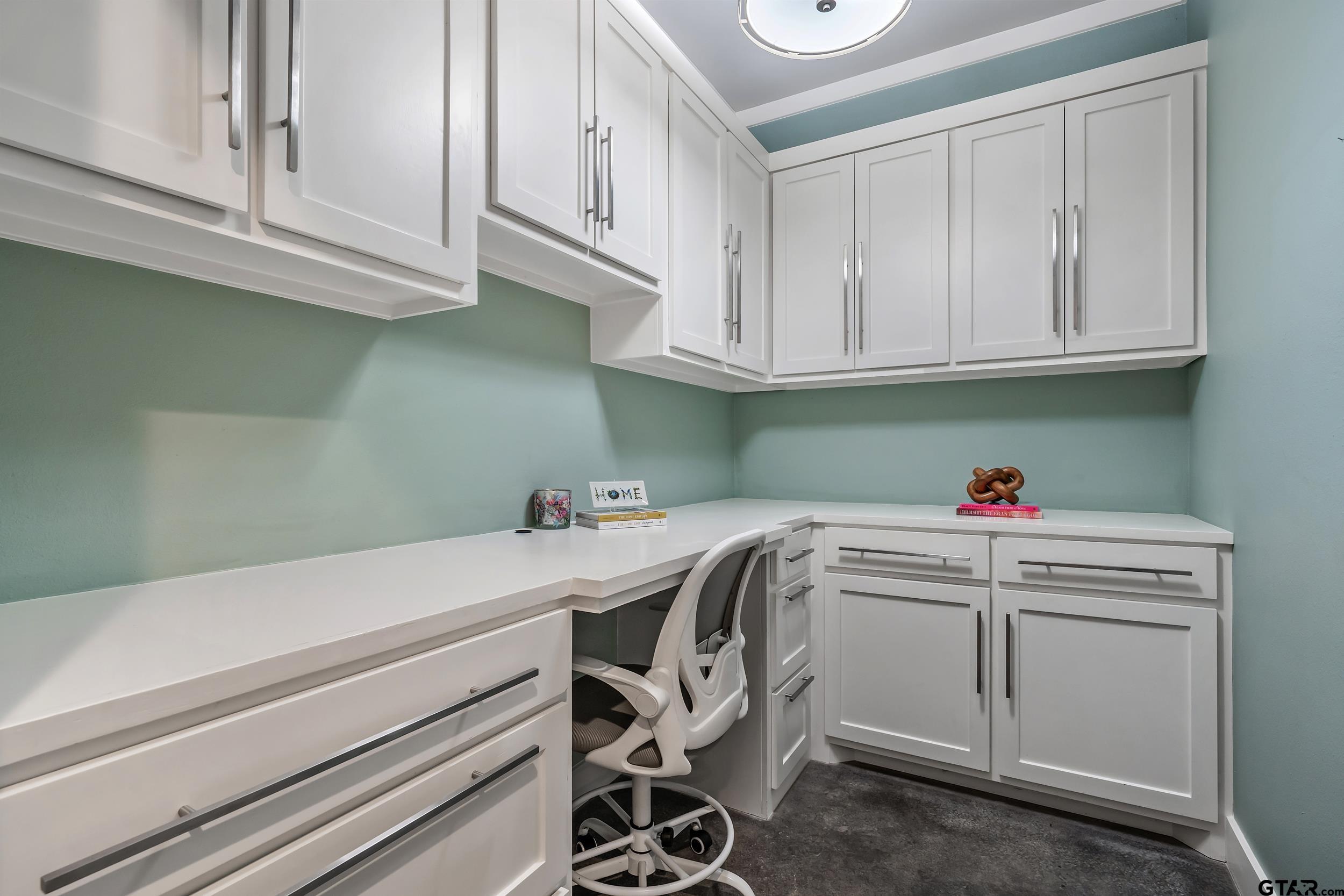 1569 Cooks Crossing Tyler, TX 75703 - Photo 34 of 39 a utility room with a sink