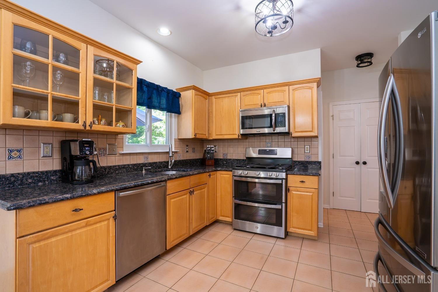43 Putnam Road Monmouth Junction, NJ 08852 - Photo 26 of 55 Gallery Image 26