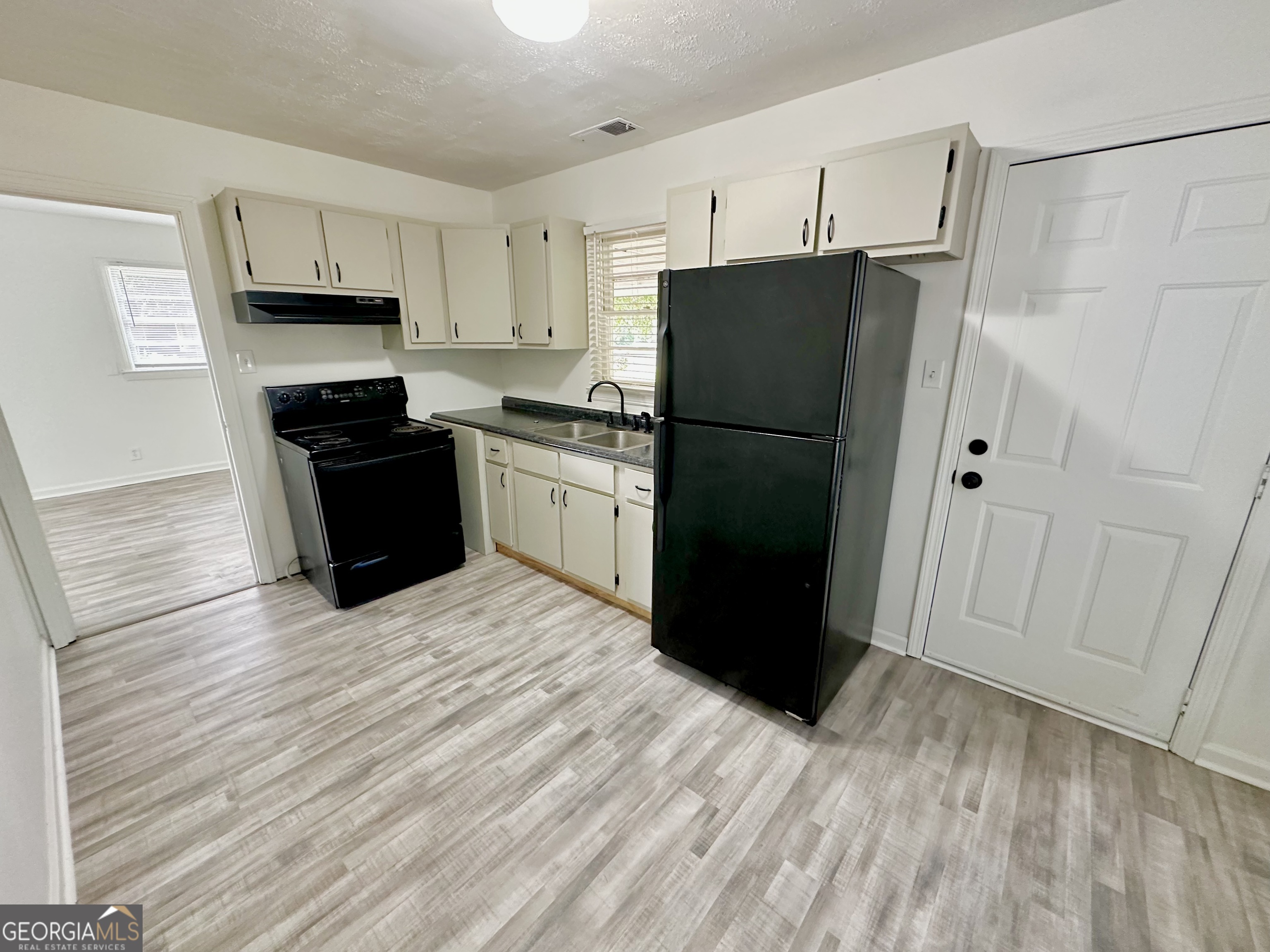 108 Smith Place Warner Robins, GA 31093 - Photo 5 of 15