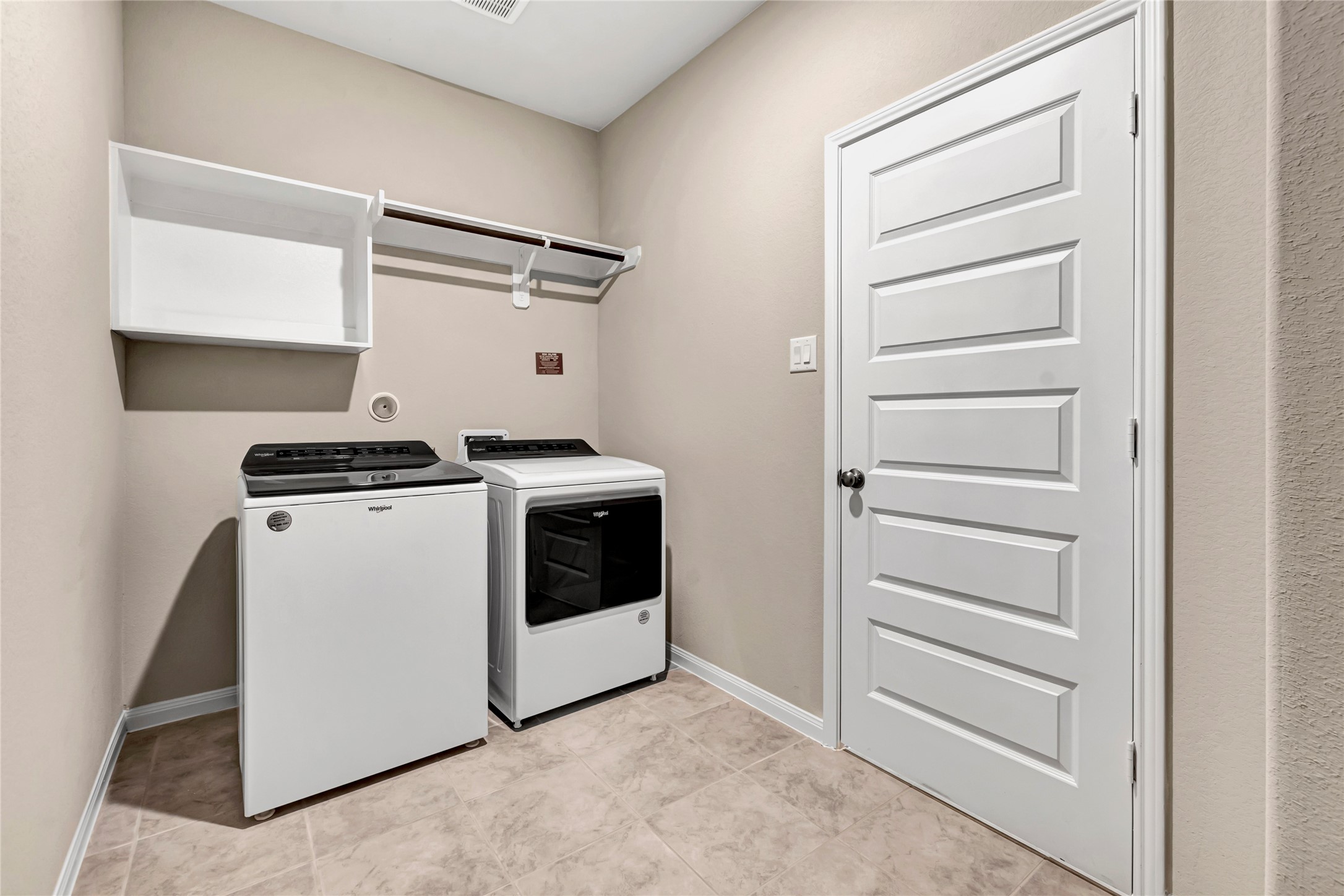 2702 Chancellor Rosenberg, TX 77471 - Photo 27 of 30 Photo is not of the actual home, but is an inspirational photo of builder’s model home and may depict options, furnishings, and/or decorator features that are not included