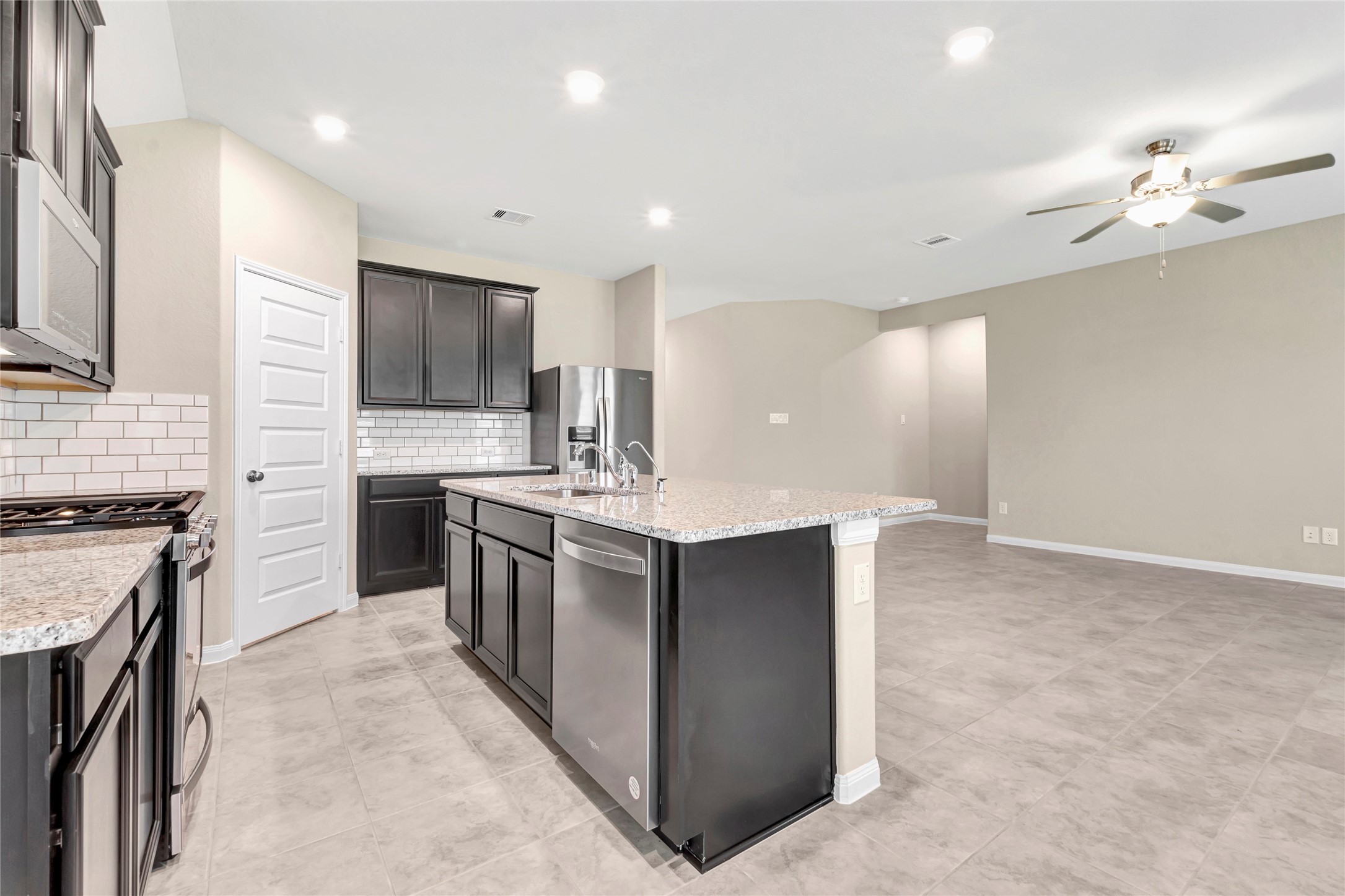 2702 Chancellor Rosenberg, TX 77471 - Photo 10 of 30 Photo is not of the actual home, but is an inspirational photo of builder’s model home and may depict options, furnishings, and/or decorator features that are not included