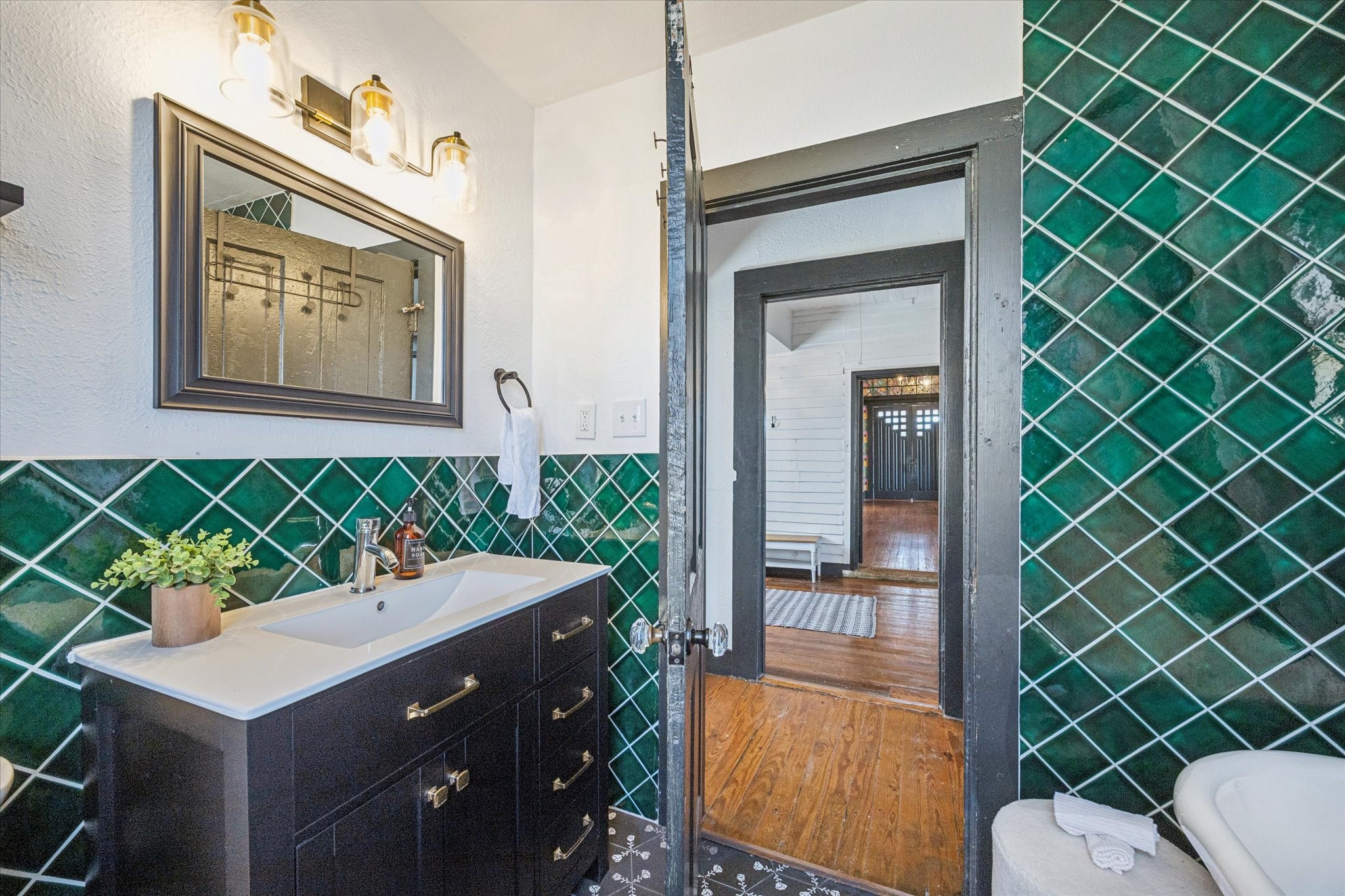 1920 Fulton Street Houston, TX 77009 - Photo 24 of 39 a view of a bathroom