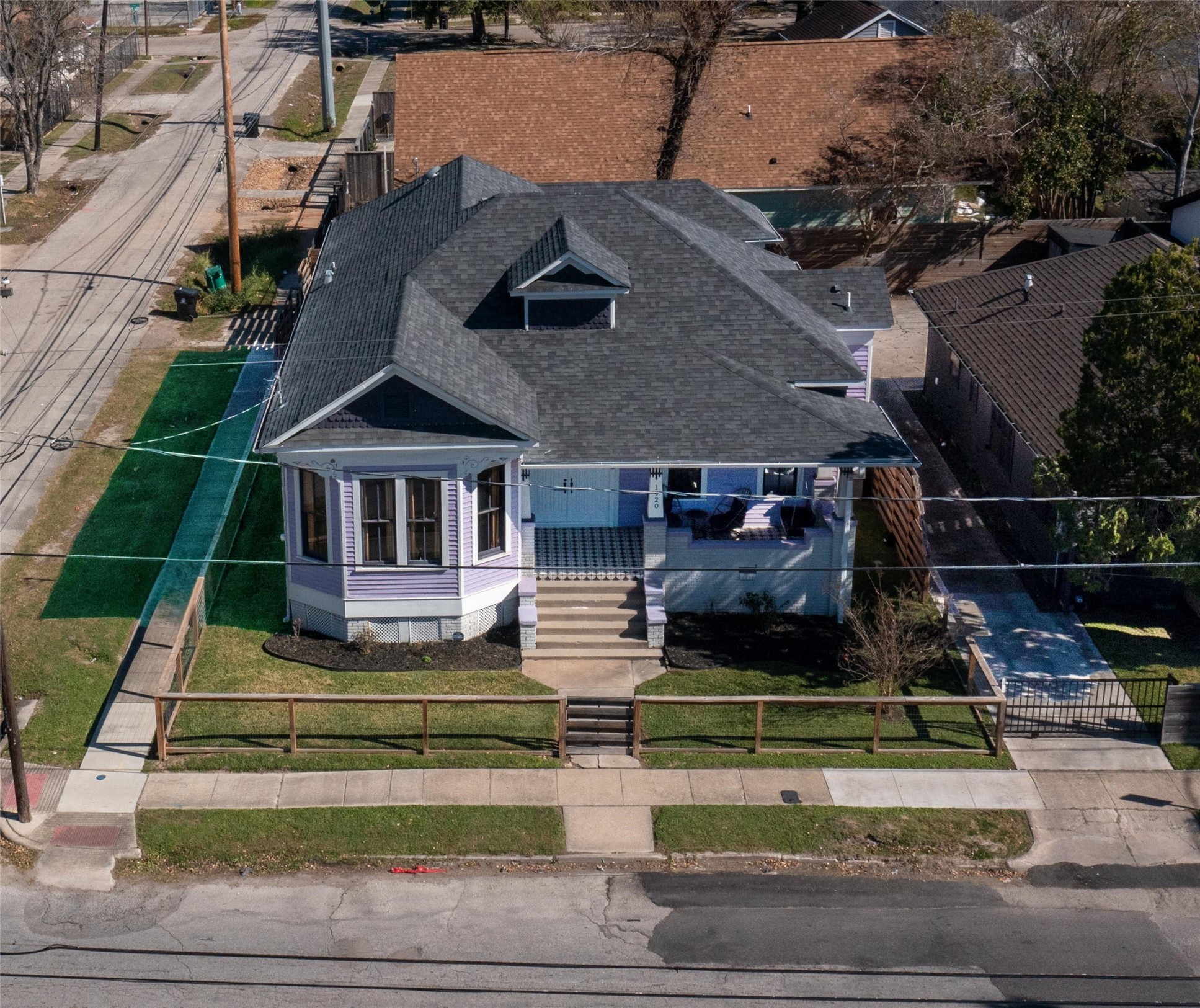 1920 Fulton Street Houston, TX 77009 - Photo 35 of 39 an aerial view of a house