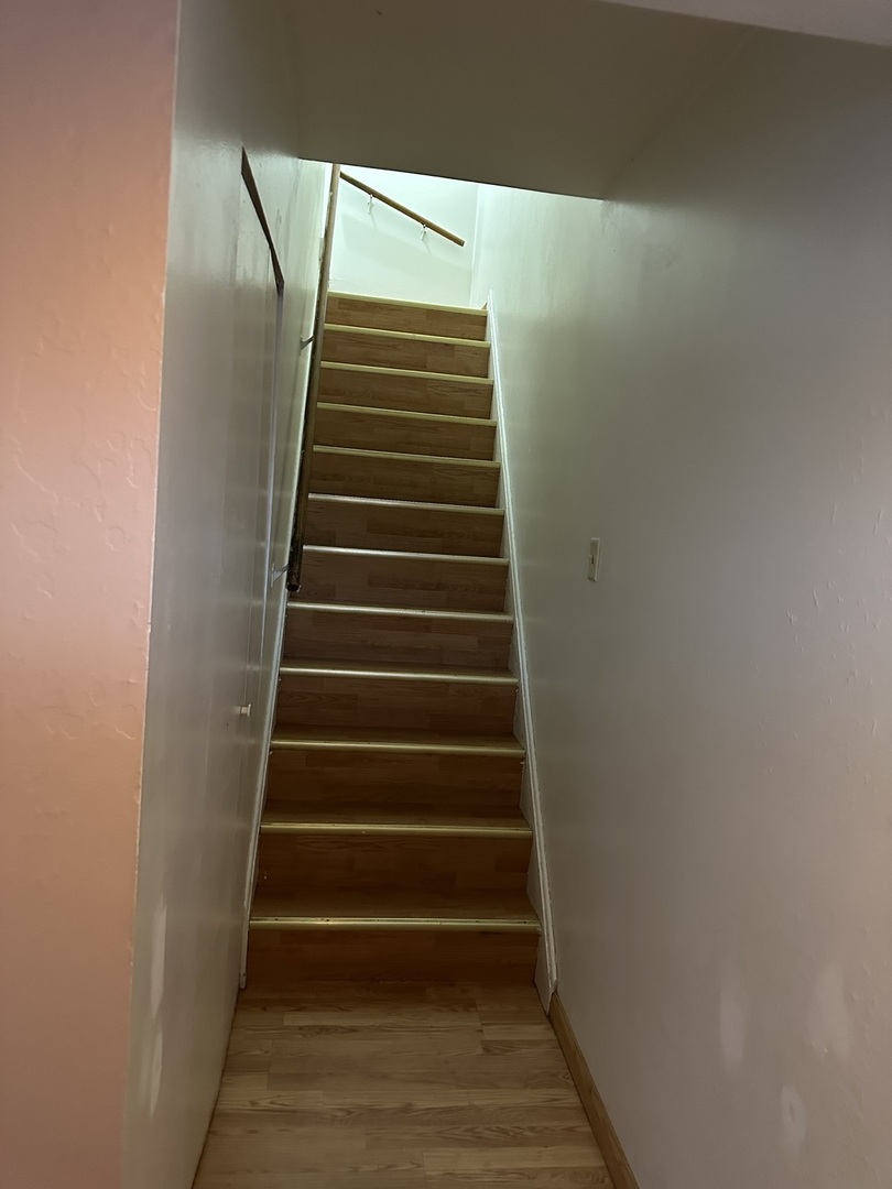 1876 Mannheim Road Des Plaines, IL 60018 - Photo 8 of 19 a view of entryway