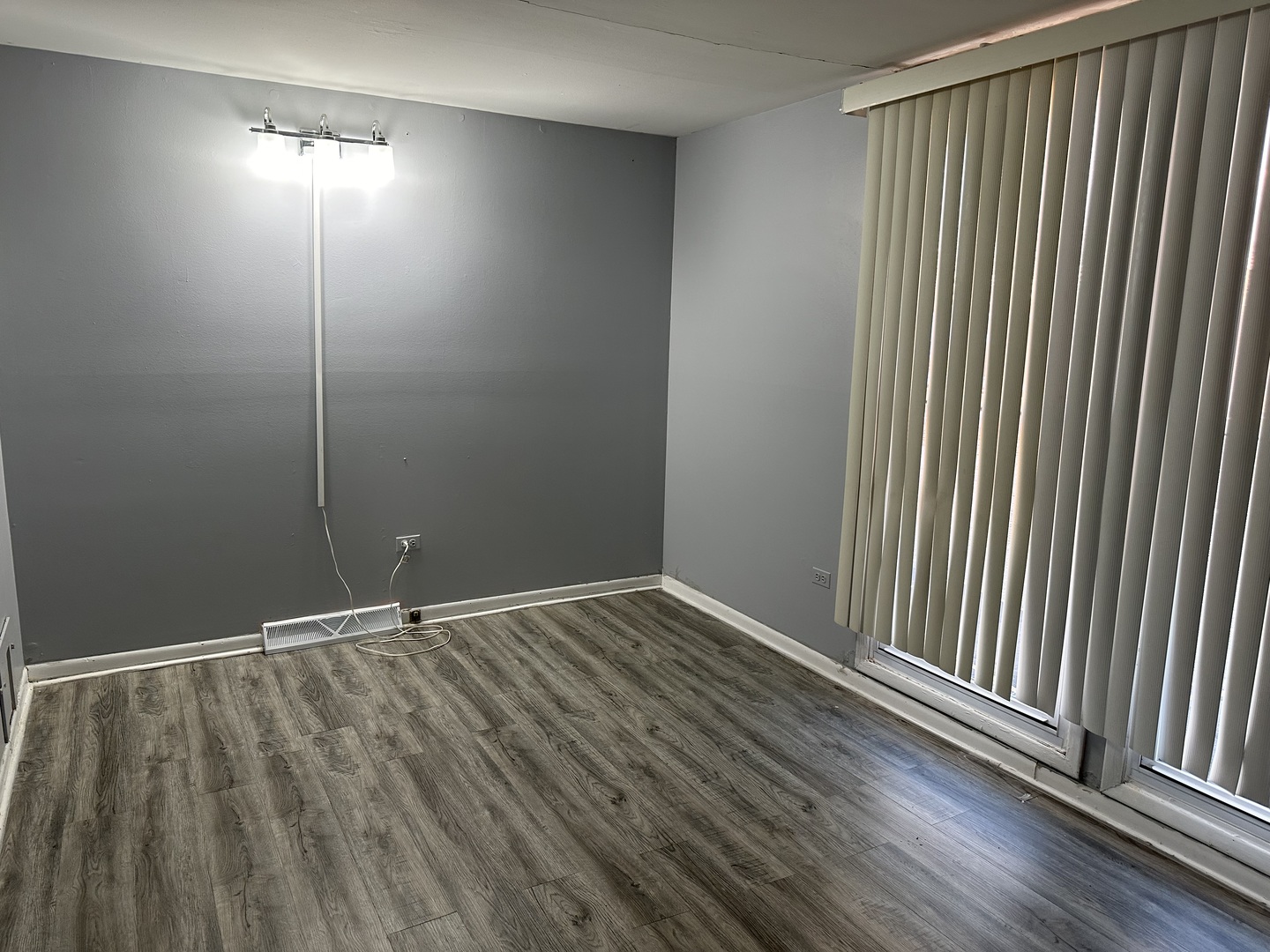 1876 Mannheim Road Des Plaines, IL 60018 - Photo 9 of 19 a view of room with window