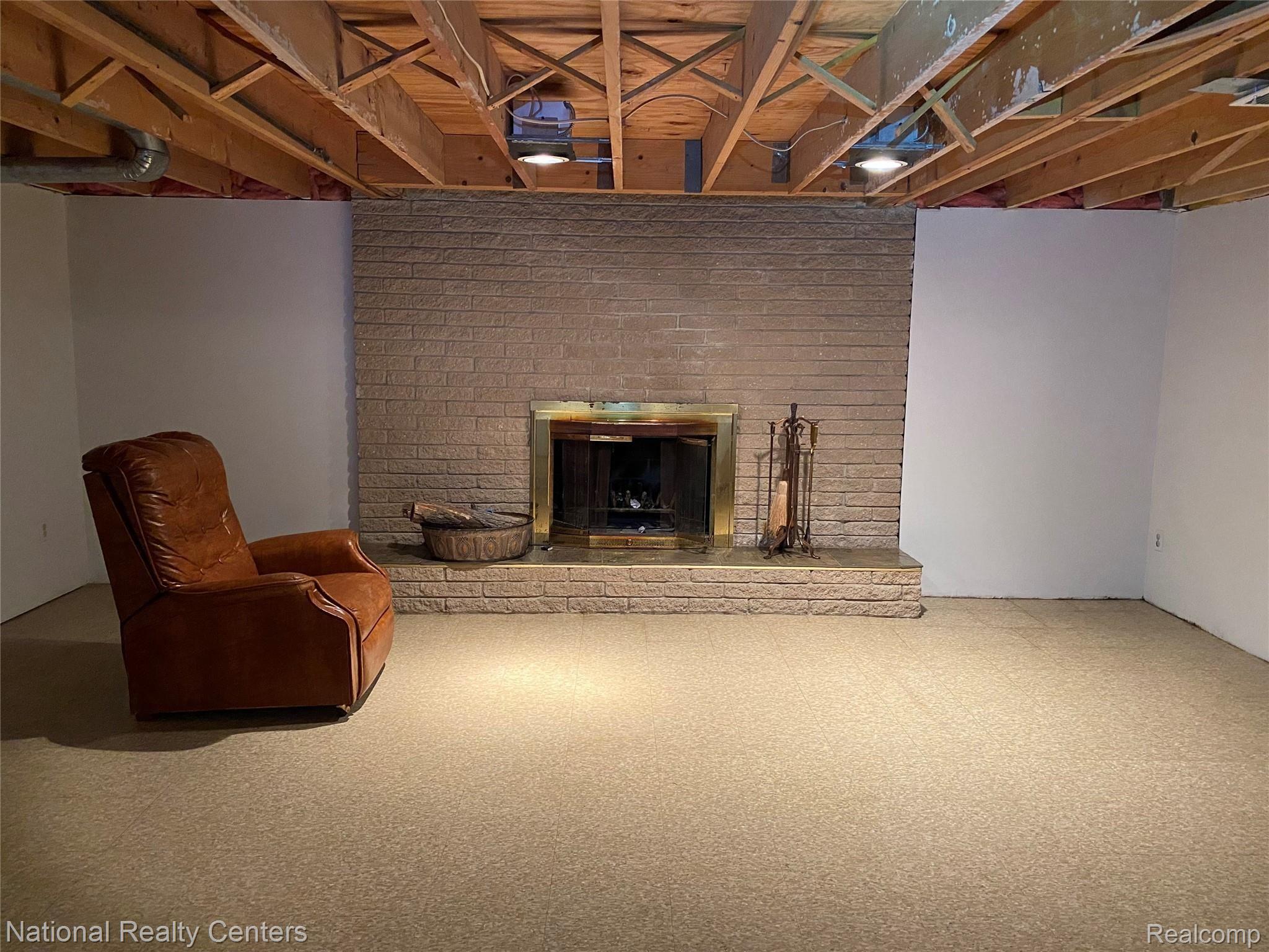 19427 Newburgh Road Livonia, MI 48152 - Photo 35 of 55 IMG_5605.JPG