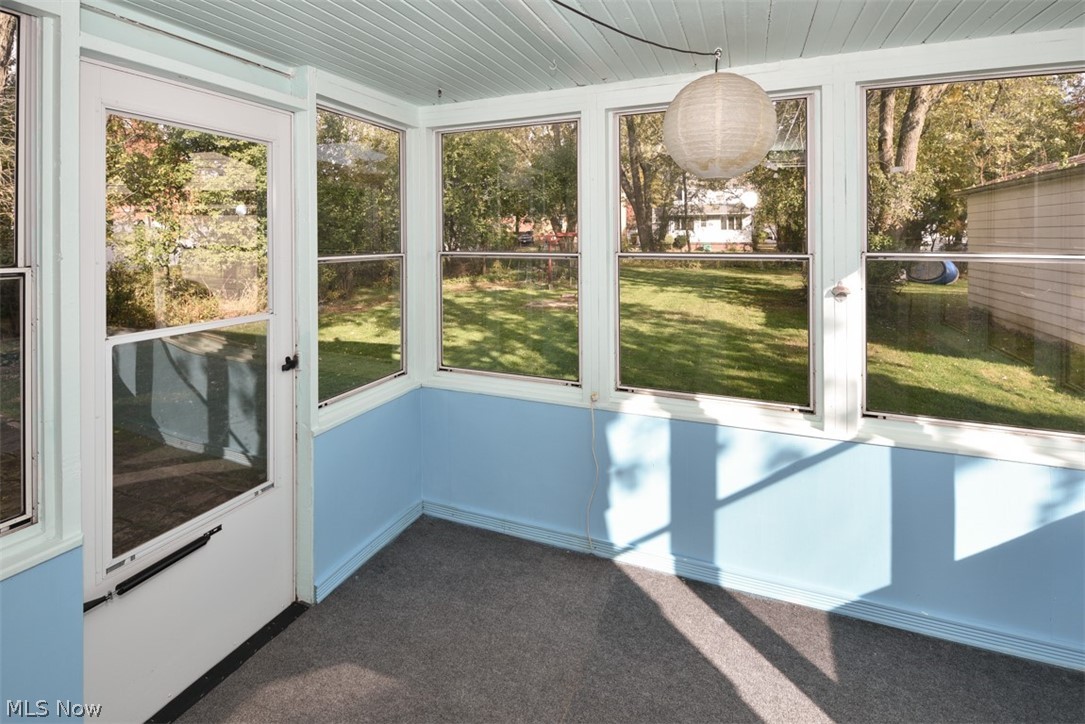 1495 Edgefield Road Lyndhurst, OH 44124 - Photo 2 of 8 Gallery Image 2