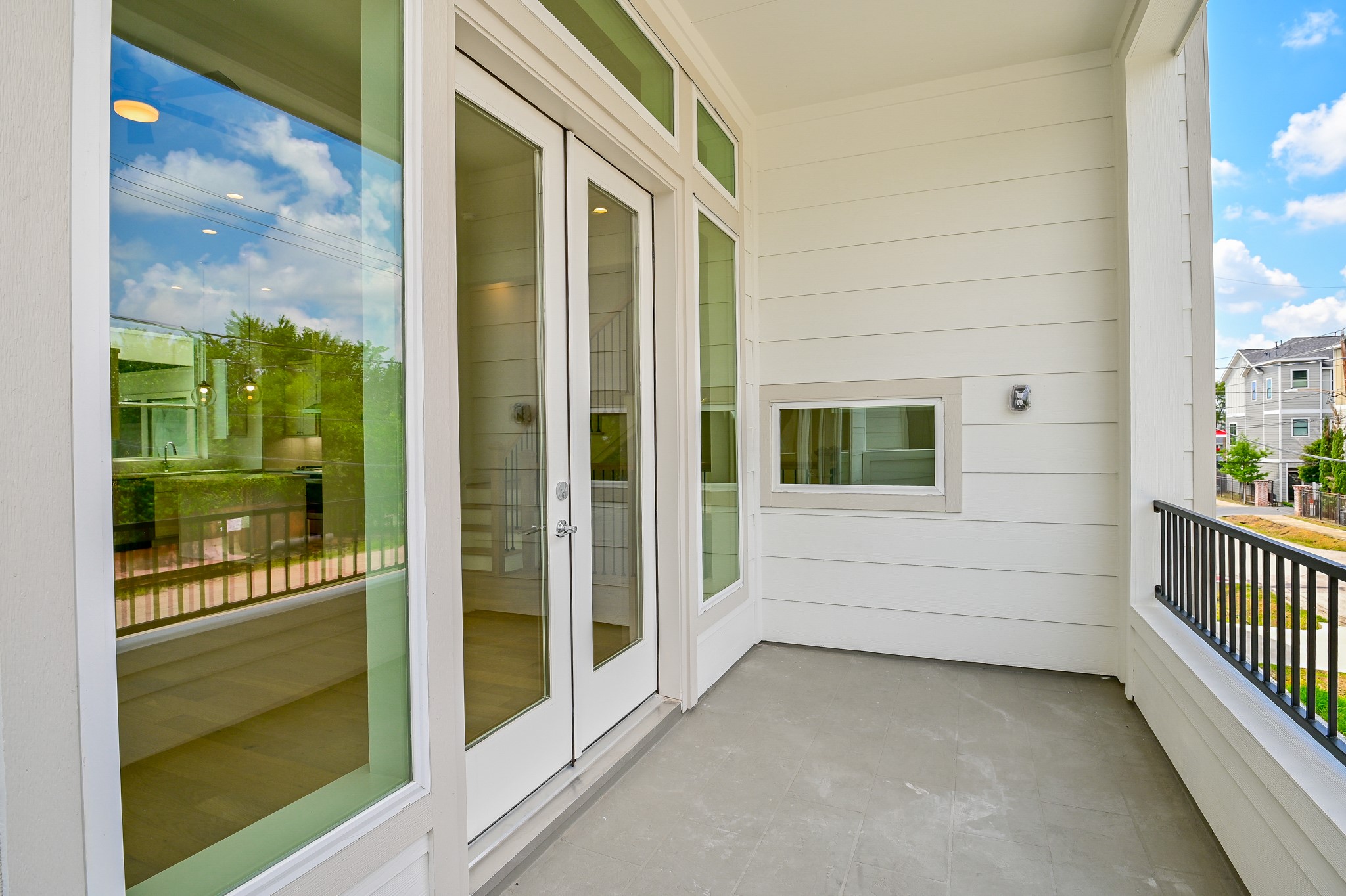 4619 Maxie Street Houston, TX 77007 - Photo 18 of 45 a view of balcony
