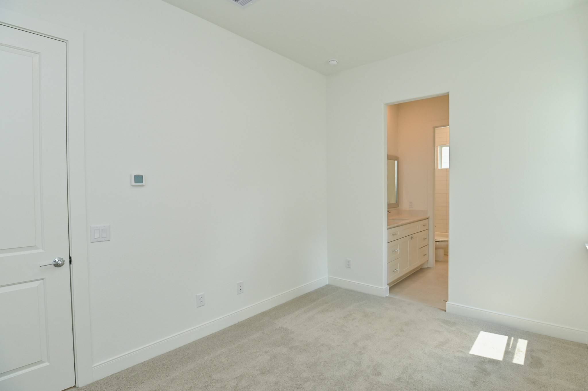 4619 Maxie Street Houston, TX 77007 - Photo 8 of 45 a view of an empty room