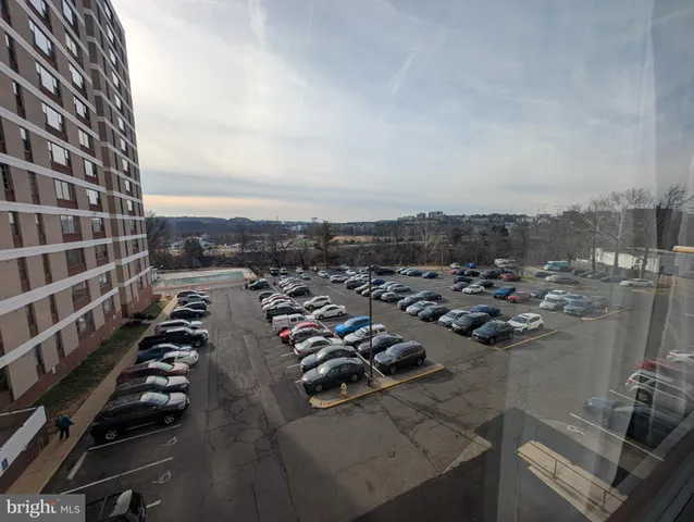 $2,200 | 4600 Duke Street, Unit 622, Alexandria, VA 22304