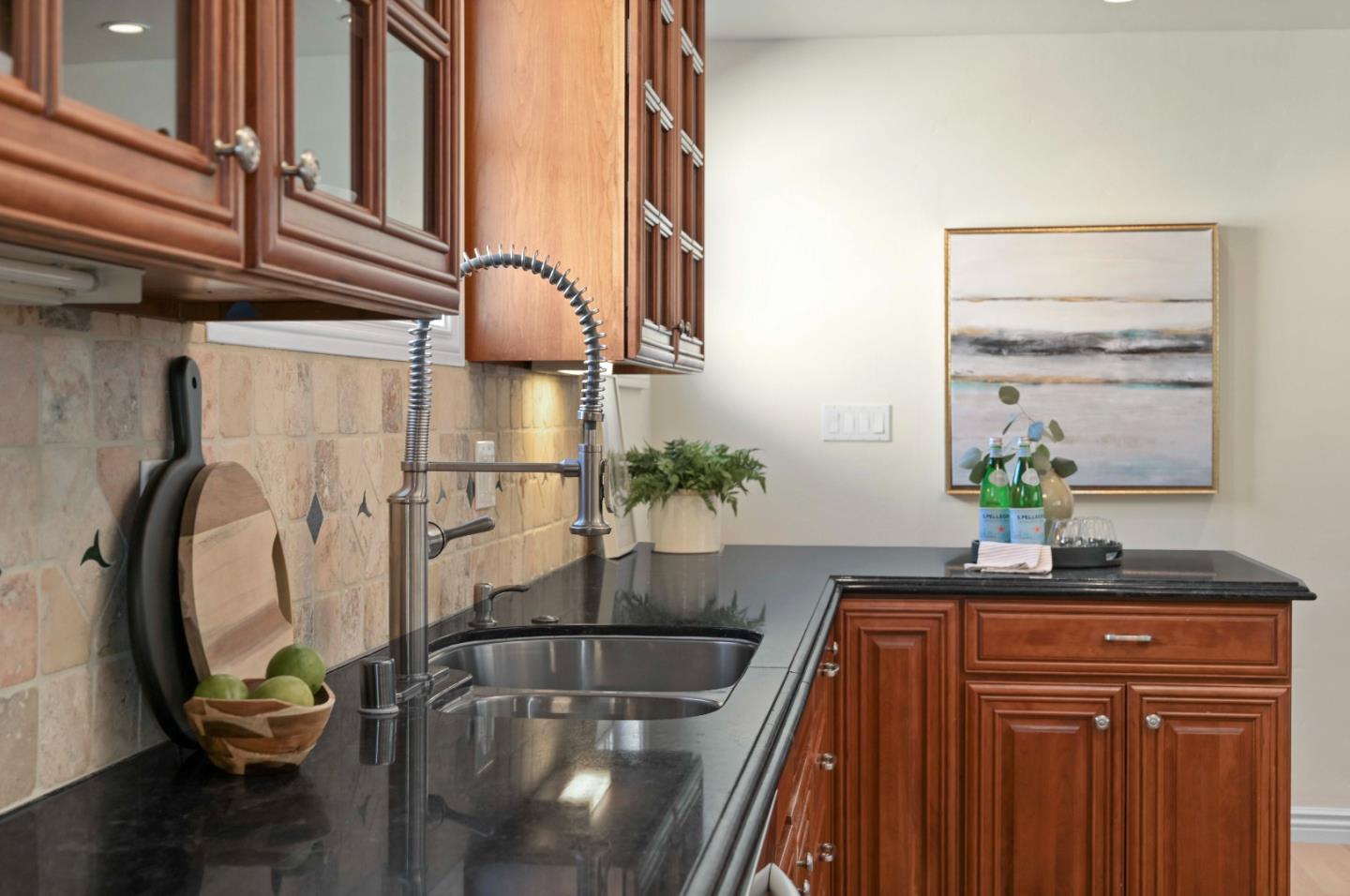 754 26th Avenue San Mateo, CA 94403 - Photo 20 of 57 a vase of flowers sitting on a table