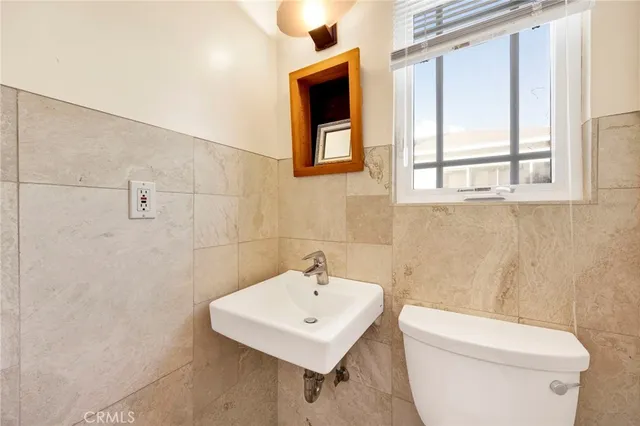 $775,000 | 8166 Rhodes Avenue, North Hollywood, CA 91605