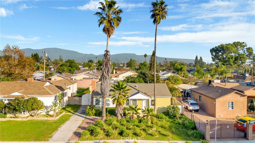 8166 Rhodes Avenue North Hollywood, CA 91605 - Photo 2 of 34