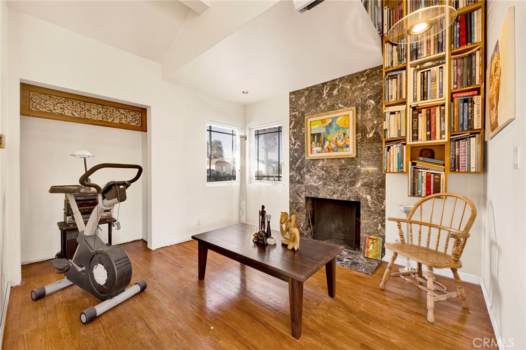 8166 Rhodes Avenue North Hollywood, CA 91605 - Photo 4 of 34