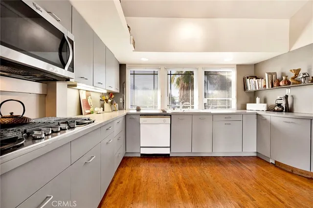 $775,000 | 8166 Rhodes Avenue, North Hollywood, CA 91605