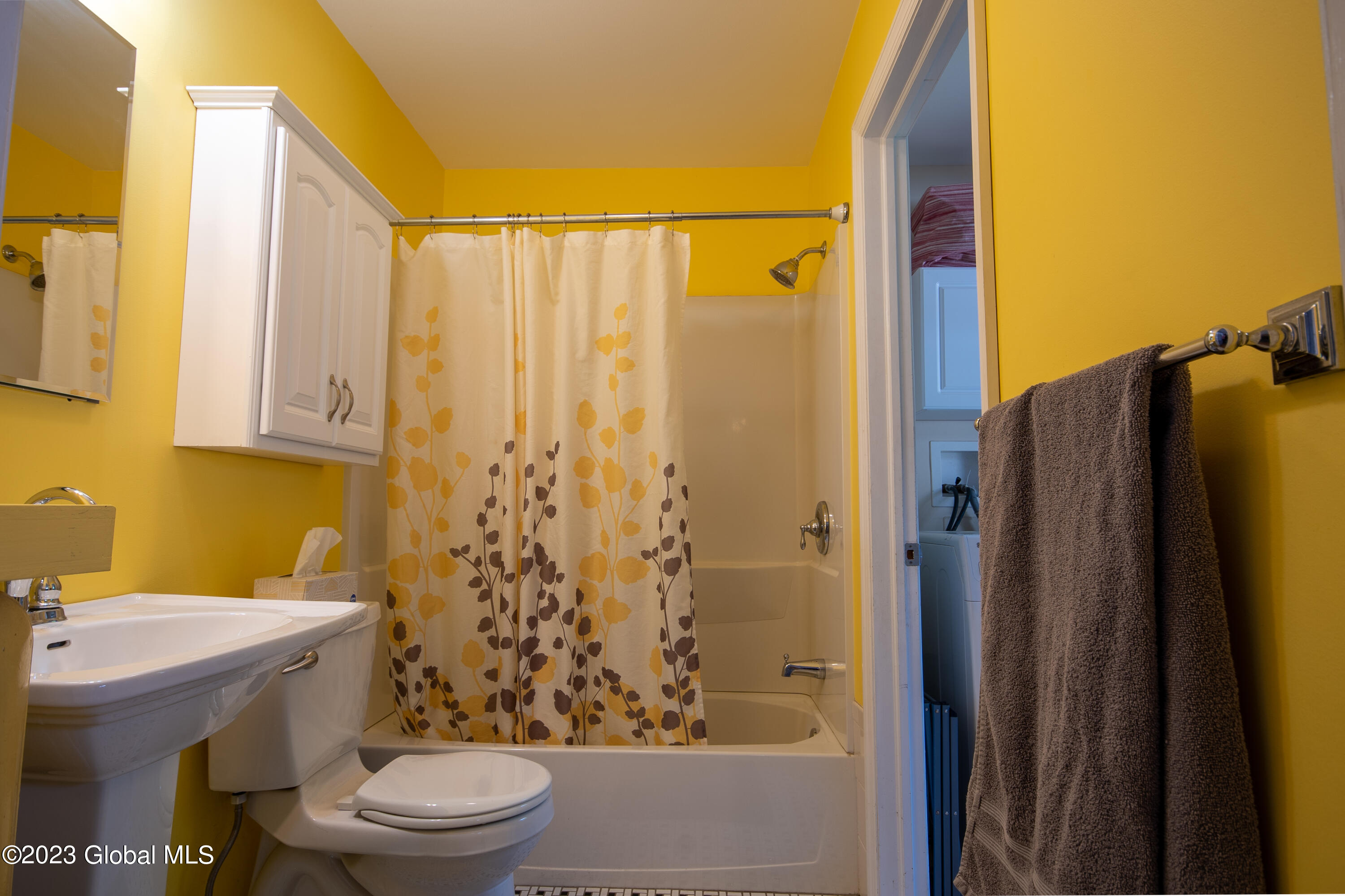 22 Stratton Place Bethlehem, NY 12054 - Photo 19 of 36 17