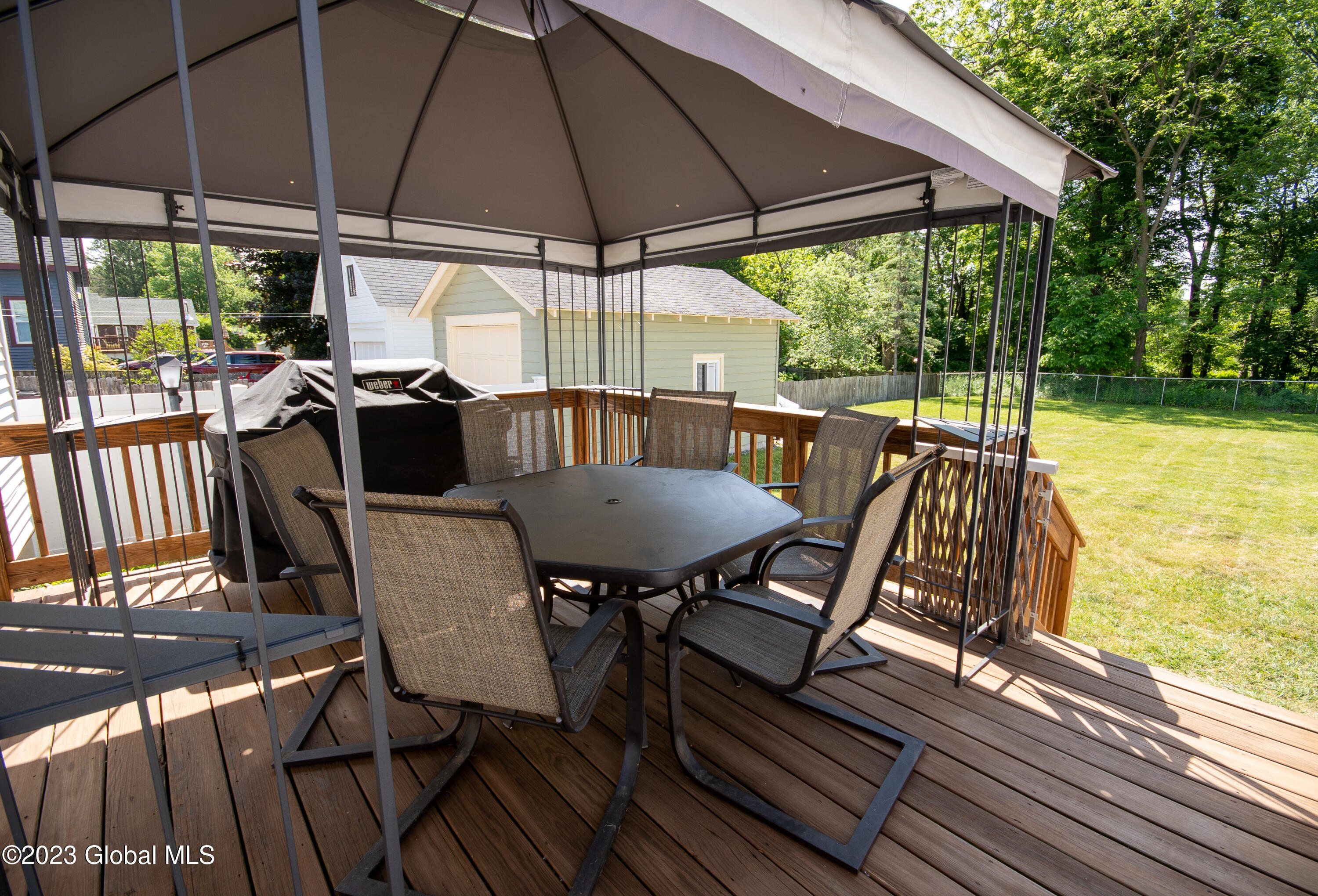 22 Stratton Place Bethlehem, NY 12054 - Photo 28 of 36 26