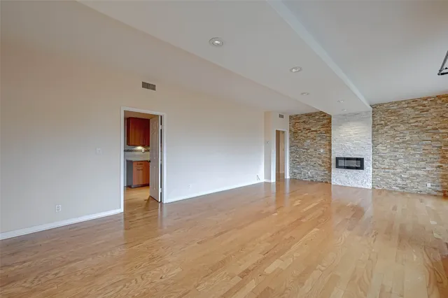 $500,000 | 2001 Holcombe Boulevard, Unit 401, Houston, TX 77030