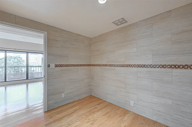 $500,000 | 2001 Holcombe Boulevard, Unit 401, Houston, TX 77030