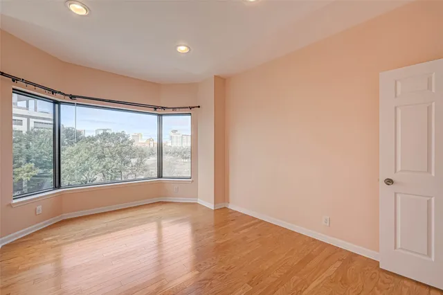 $500,000 | 2001 Holcombe Boulevard, Unit 401, Houston, TX 77030