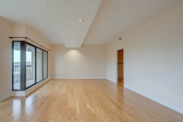 $500,000 | 2001 Holcombe Boulevard, Unit 401, Houston, TX 77030