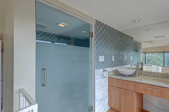 $500,000 | 2001 Holcombe Boulevard, Unit 401, Houston, TX 77030