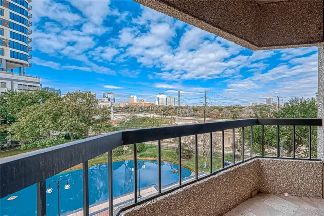 $500,000 | 2001 Holcombe Boulevard, Unit 401, Houston, TX 77030