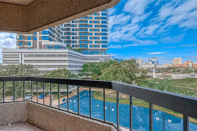 $500,000 | 2001 Holcombe Boulevard, Unit 401, Houston, TX 77030