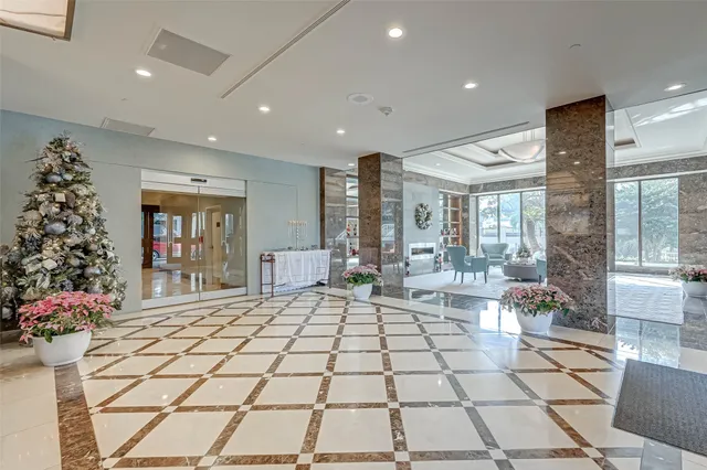 $500,000 | 2001 Holcombe Boulevard, Unit 401, Houston, TX 77030