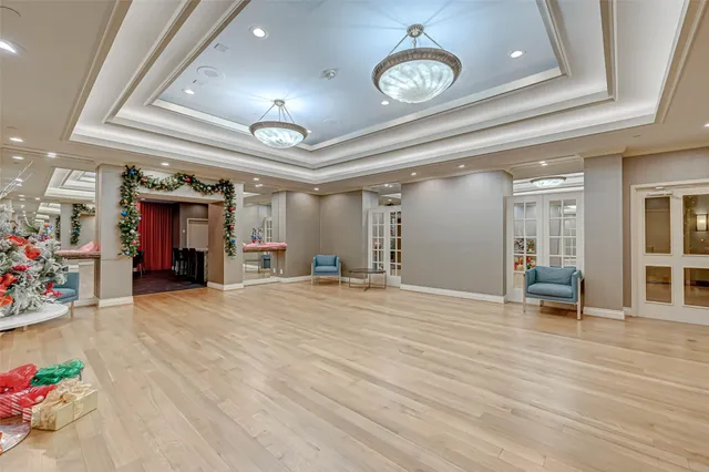 $500,000 | 2001 Holcombe Boulevard, Unit 401, Houston, TX 77030