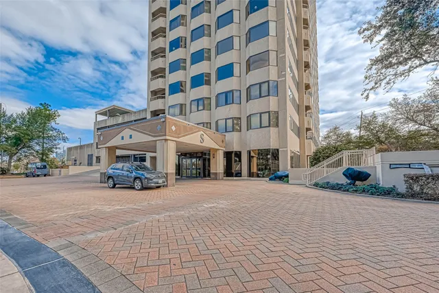 $500,000 | 2001 Holcombe Boulevard, Unit 401, Houston, TX 77030
