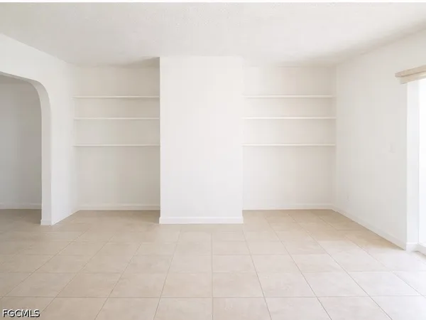 $1,799 | 922 Southeast 26th Terrace, Cape Coral, FL 33904