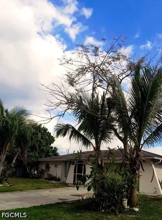 $1,799 | 922 Southeast 26th Terrace, Cape Coral, FL 33904