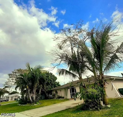 $1,799 | 922 Southeast 26th Terrace, Cape Coral, FL 33904