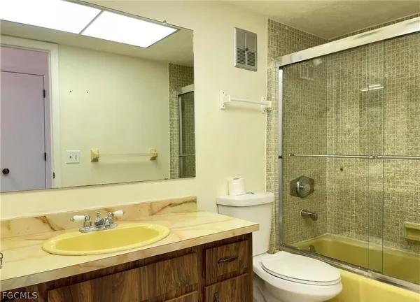 $1,799 | 922 Southeast 26th Terrace, Cape Coral, FL 33904