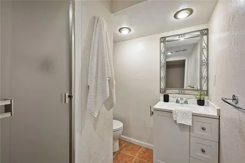 $299,000 | 5005 Sycamore Drive, Roeland Park, KS 66205