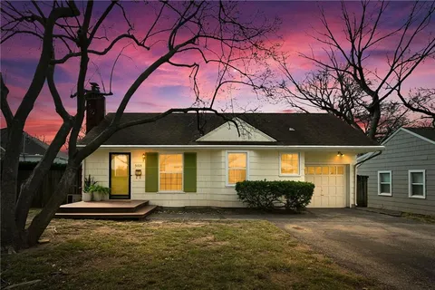 $299,000 | 5005 Sycamore Drive, Roeland Park, KS 66205