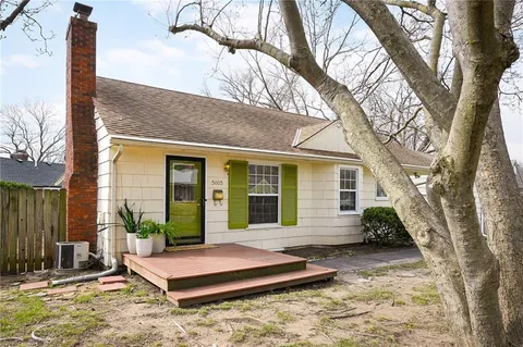 $299,000 | 5005 Sycamore Drive, Roeland Park, KS 66205