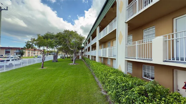 $2,349 | 5500 Southwest 77th Court, Unit 207, Miami, FL 33155