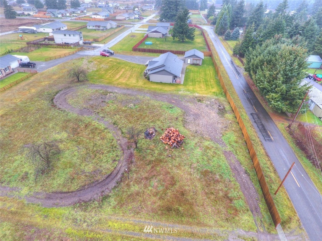 9216 178th Avenue Southwest Rochester, WA 98579 - Photo 2 of 25