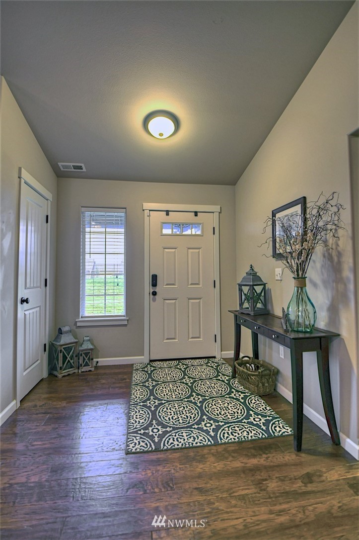 9216 178th Avenue Southwest Rochester, WA 98579 - Photo 4 of 25